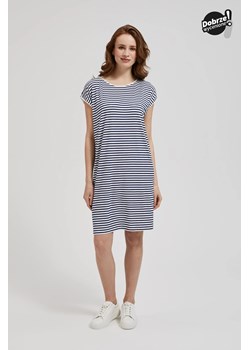 Sukienka w paski o długości przed kolano biało-niebieska ze sklepu Moodo.pl w kategorii Sukienki - zdjęcie 173015002