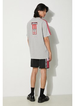 adidas Originals t-shirt bawełniany męski kolor szary z aplikacją IR7995 ze sklepu PRM w kategorii T-shirty męskie - zdjęcie 173015603