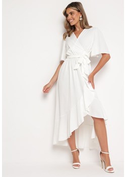 Biała Sukienka z Kopertowym Dekoltem Wiązana w Pasie z Gumką i Falbankami Alleria ze sklepu Born2be Odzież w kategorii Sukienki - zdjęcie 173020500