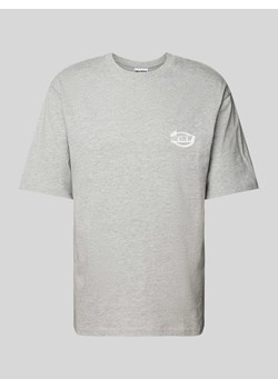 T-shirt z detalem z logo ze sklepu Peek&Cloppenburg  w kategorii T-shirty męskie - zdjęcie 173021624