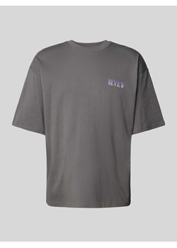 T-shirt o kroju oversized z nadrukiem z logo ze sklepu Peek&Cloppenburg  w kategorii T-shirty męskie - zdjęcie 173021642