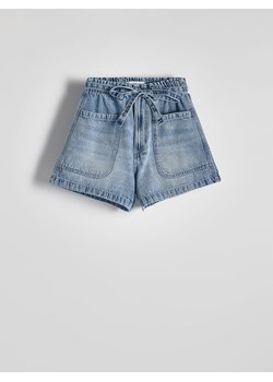 Reserved - Jeansowe szorty mom fit z paskiem - niebieski ze sklepu Reserved w kategorii Szorty - zdjęcie 173022930