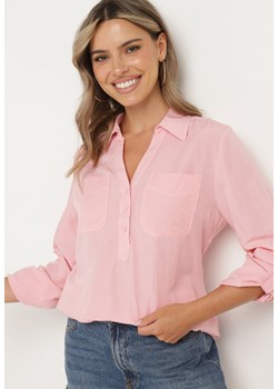 Różowa Klasyczna Bluzka Koszula z Lnem Kołnierzykiem i Guzikami Ozdobiona Kieszeniami Evnelia ze sklepu Born2be Odzież w kategorii Koszule damskie - zdjęcie 173023513