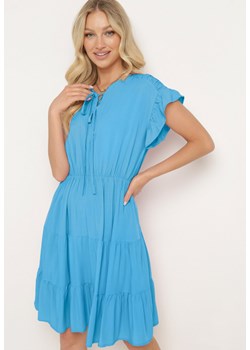 Niebieska Sukienka z Gumką w Pasie Ozdobiona Falbanką i Wiązana Materiałowym Paskiem Tiamalou ze sklepu Born2be Odzież w kategorii Sukienki - zdjęcie 173029401