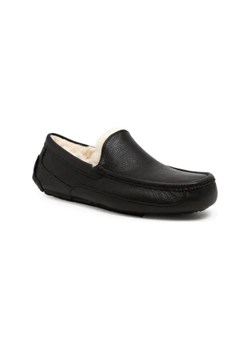 UGG Skórzane obuwie domowe M ASCOT ze sklepu Gomez Fashion Store w kategorii Kapcie męskie - zdjęcie 173084913