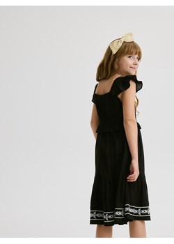 Reserved - Bawełniana sukienka z haftem - czarny ze sklepu Reserved w kategorii Sukienki dziewczęce - zdjęcie 173117522