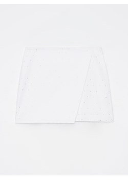 Mohito - Asymetryczna spódnica mini - biały ze sklepu Mohito w kategorii Spódnice - zdjęcie 173125551