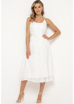 Biała Sukienka na Regulowanych Ramiączkach Ozdobiona Cyrkoniami z Materiałowym Paskiem Selolia ze sklepu Born2be Odzież w kategorii Sukienki - zdjęcie 173127253