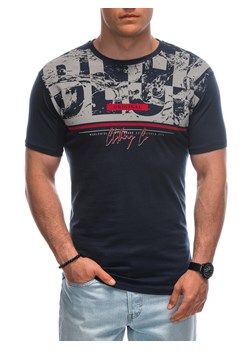 T-shirt męski z nadrukiem 1943S - granatowy ze sklepu Edoti w kategorii T-shirty męskie - zdjęcie 173127973
