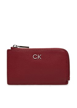 Etui na karty kredytowe Calvin Klein Ck Daily Zip Cardholder W/Chain K60K612281 Czerwony ze sklepu eobuwie.pl w kategorii Etui - zdjęcie 173137723