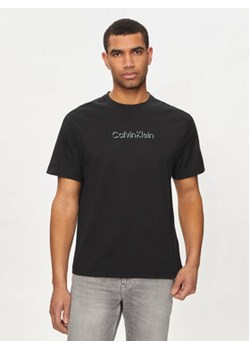 Calvin Klein T-Shirt Shadow Embosed Logo K10K113105 Czarny Regular Fit ze sklepu MODIVO w kategorii T-shirty męskie - zdjęcie 173138702
