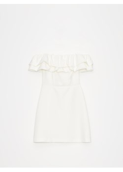Mohito - Biała sukienka mini z odkrytymi ramionami - biały ze sklepu Mohito w kategorii Sukienki - zdjęcie 173142072