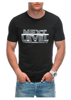 T-shirt męski z nadrukiem 1960S - czarny ze sklepu Edoti w kategorii T-shirty męskie - zdjęcie 173276651