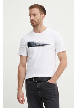 Calvin Klein t-shirt bawełniany męski kolor biały z nadrukiem K10K113113 ze sklepu ANSWEAR.com w kategorii T-shirty męskie - zdjęcie 173280761