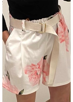 Krótkie spodnie FOLIELDA WHITE ze sklepu Ivet Shop w kategorii Szorty - zdjęcie 173283034