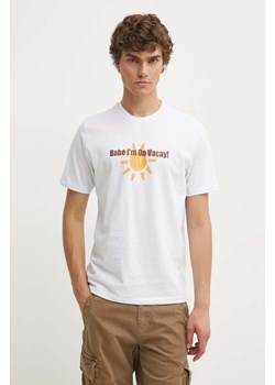 Drivemebikini t-shirt bawełniany On Vacay kolor biały z nadrukiem ze sklepu ANSWEAR.com w kategorii T-shirty męskie - zdjęcie 173288281