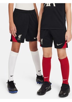 Dzianinowe spodenki piłkarskie dla dużych dzieci Nike Dri-FIT Liverpool F.C. Strike - Czerń ze sklepu Nike poland w kategorii Spodenki chłopięce - zdjęcie 173289342