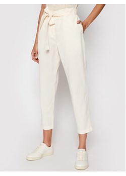 Marc O'Polo Spodnie materiałowe 103 0897 10045 Biały Regular Fit ze sklepu MODIVO w kategorii Spodnie damskie - zdjęcie 173292662