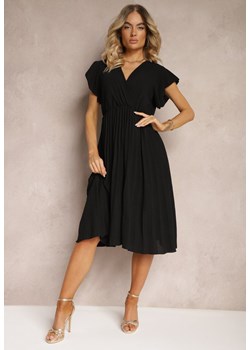 Czarna Sukienka z Trójkątnym Dekoltem z Gumką w Pasie o Plisowanym Kroju Doetta ze sklepu Renee odzież w kategorii Sukienki - zdjęcie 173296464