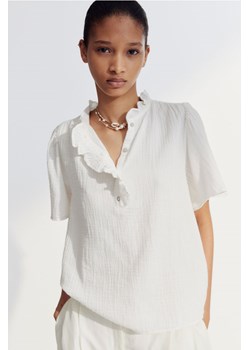 H & M - Muślinowa bluzka z falbankami - Biały ze sklepu H&M w kategorii Bluzki damskie - zdjęcie 173305584