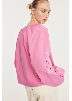 H & M - Wyszywana bluzka z baloniastym rękawem - Różowy ze sklepu H&M w kategorii Bluzki damskie - zdjęcie 173311682