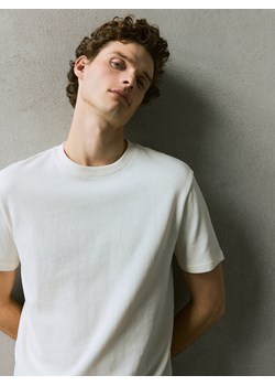 Reserved - T-shirt regular fit - złamana biel ze sklepu Reserved w kategorii T-shirty męskie - zdjęcie 173322370