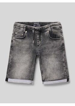 Szorty jeansowe o kroju relaxed fit z naszywką z logo ze sklepu Peek&Cloppenburg  w kategorii Spodenki chłopięce - zdjęcie 173334783