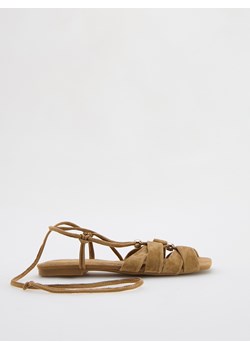 Reserved - Zamszowe sandały - brązowy ze sklepu Reserved w kategorii Sandały damskie - zdjęcie 173352094
