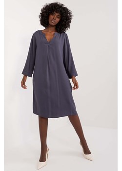 Granatowa sukienka koszulowa oversize Sublevel z wiskozy ze sklepu 5.10.15 w kategorii Sukienki - zdjęcie 173362122