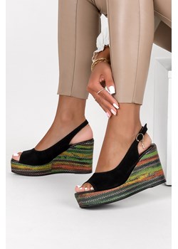 Czarne sandały skórzane damskie na kolorowym koturnie z ozdobą PRODUKT POLSKI Casu 2336 ze sklepu Casu.pl w kategorii Sandały damskie - zdjęcie 173362624