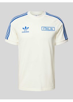 T-shirt z paskami w kontrastowym kolorze model ‘FIGC’ ze sklepu Peek&Cloppenburg  w kategorii T-shirty męskie - zdjęcie 173363983