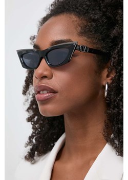 Valentino okulary przeciwsłoneczne V - GOLDCUT - I damskie kolor czarny VLS-113B ze sklepu ANSWEAR.com w kategorii Okulary przeciwsłoneczne damskie - zdjęcie 173370711