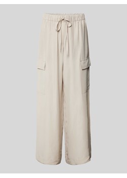 Spodnie materiałowe z szeroką nogawką z kieszeniami cargo ze sklepu Peek&Cloppenburg  w kategorii Spodnie damskie - zdjęcie 173371303