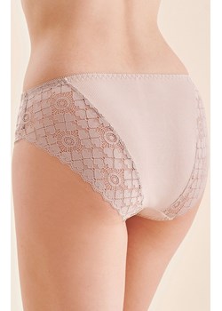 Majtki damskie prążkowane beżowe BM022, Kolor beżowy, Rozmiar L/XL, Gabriella - id: 185208 - marki Gabriella - 173378684 Majtki damskie prążkowane beżowe BM022, Kolor beżowy, Rozmiar L/XL, Gabriella ze sklepu Intymna w kategorii Majtki damskie - zdjęcie 173378684