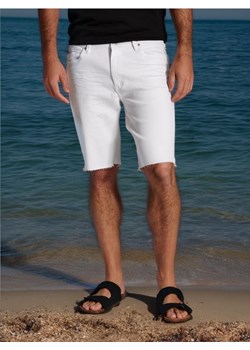 Sinsay - Szorty jeansowe slim - biały ze sklepu Sinsay w kategorii Spodenki męskie - zdjęcie 173403621