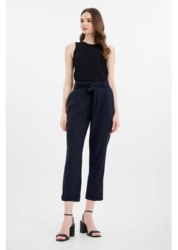 Granatowe spodnie damskie lniane z zakładkami ze sklepu 5.10.15 w kategorii Spodnie damskie - zdjęcie 173404493