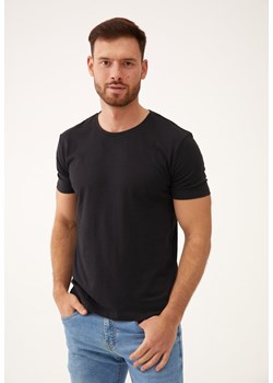 Czarna Koszulka Tinadia ze sklepu Born2be Odzież w kategorii T-shirty męskie - zdjęcie 173407033