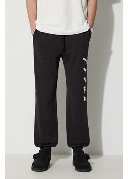 Puma spodnie dresowe bawełniane PUMA X RIPNDIP kolor czarny z nadrukiem ze sklepu PRM w kategorii Spodnie męskie - zdjęcie 173408312