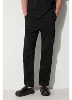 C.P. Company spodnie STRETCH SATEEN REGULAR PANTS męskie kolor czarny w fasonie cargo 15CMPA111A005529G ze sklepu PRM w kategorii Spodnie męskie - zdjęcie 173408342