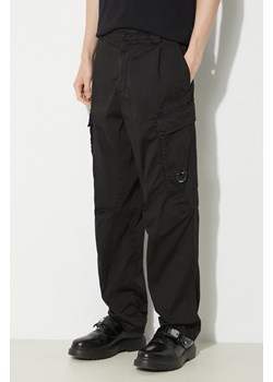 C.P. Company spodnie Stretch Sateen Loose Cargo męskie kolor czarny w fasonie cargo 16CMPA062A005694G ze sklepu PRM w kategorii Spodnie męskie - zdjęcie 173409221