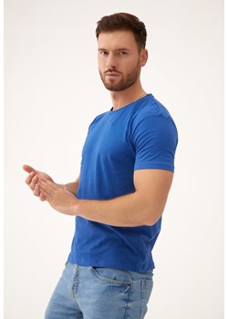 Niebieska Koszulka Tinadia ze sklepu Born2be Odzież w kategorii T-shirty męskie - zdjęcie 173413701