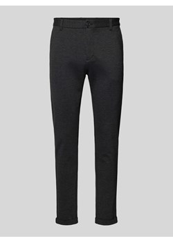 Spodnie materiałowe o skróconym kroju slim fit ze sklepu Peek&Cloppenburg  w kategorii Spodnie męskie - zdjęcie 173413833