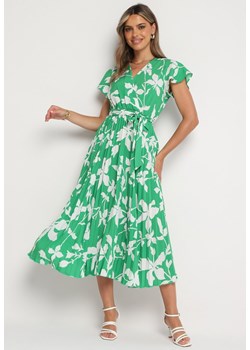 Zielona Kopertowa Plisowana Sukienka z Gumką i Paskiem w Talii Denevia ze sklepu Born2be Odzież w kategorii Sukienki - zdjęcie 173424174