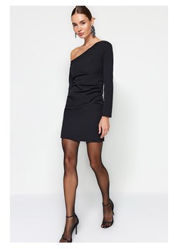 trendyol Sukienka w kolorze czarnym ze sklepu Limango Polska w kategorii Sukienki - zdjęcie 173424883