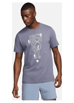 Męski T-shirt do fitnessu Nike - Szary ze sklepu Nike poland w kategorii T-shirty męskie - zdjęcie 173428962