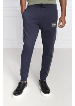 HUGO Spodnie dresowe Dacino | Regular Fit ze sklepu Gomez Fashion Store w kategorii Spodnie męskie - zdjęcie 173430774