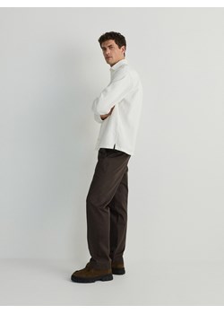 Reserved - Spodnie chino regular - ciemnobrązowy ze sklepu Reserved w kategorii Spodnie męskie - zdjęcie 173436530