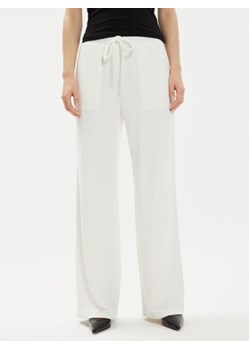 Imperial Spodnie dresowe P3E7CAB Biały Regular Fit ze sklepu MODIVO w kategorii Spodnie damskie - zdjęcie 173437913