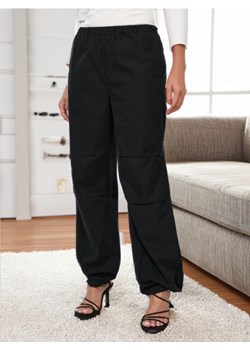 Sinsay - Spodnie cargo - czarny ze sklepu Sinsay w kategorii Spodnie damskie - zdjęcie 173446243