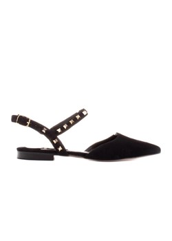 Marco Shoes Czarne sandały z ćwiekami ze sklepu ButyModne.pl w kategorii Sandały damskie - zdjęcie 173453054